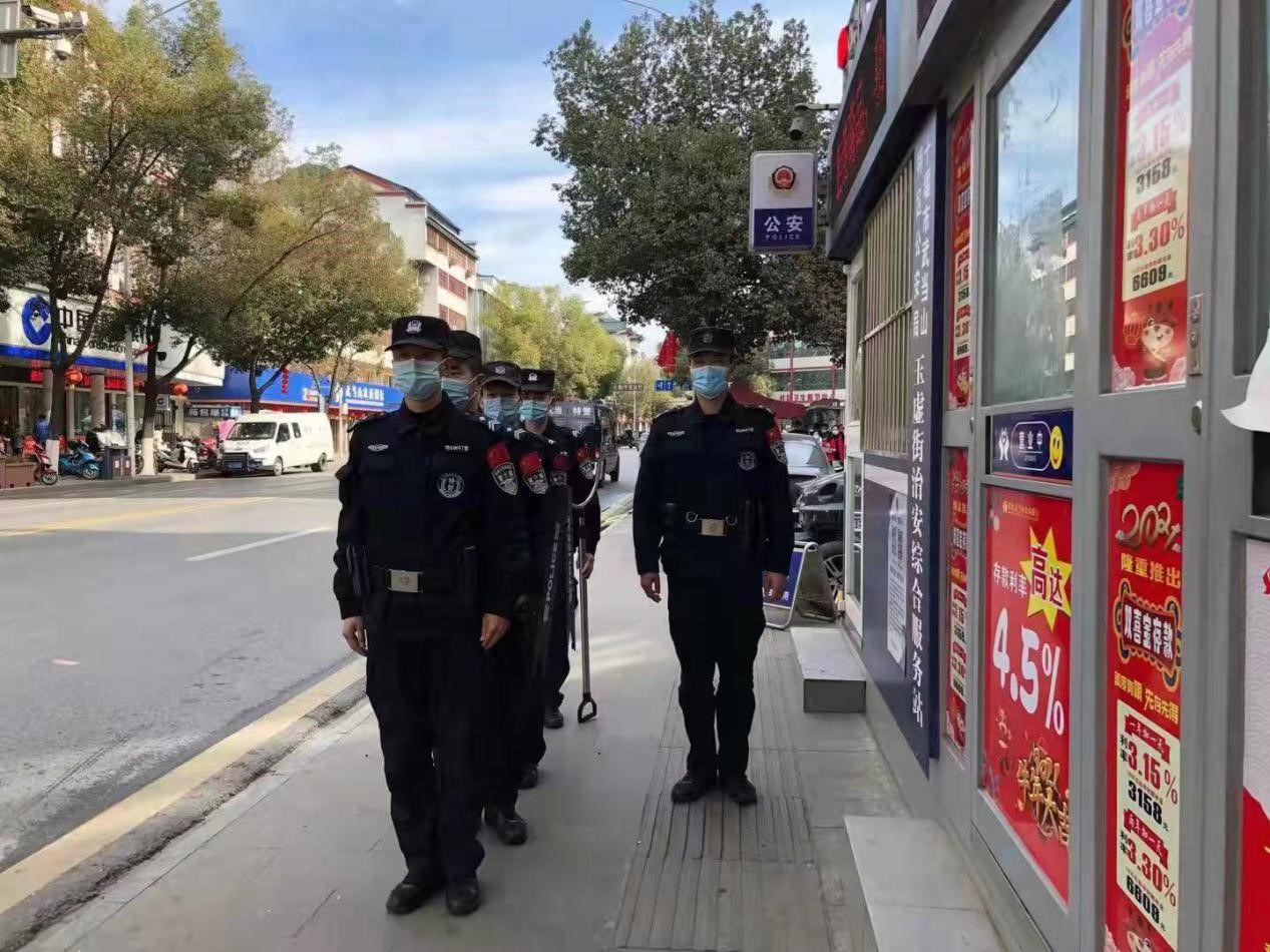 武当山：小小岗亭搭起警民连心桥 震慑犯罪保民安